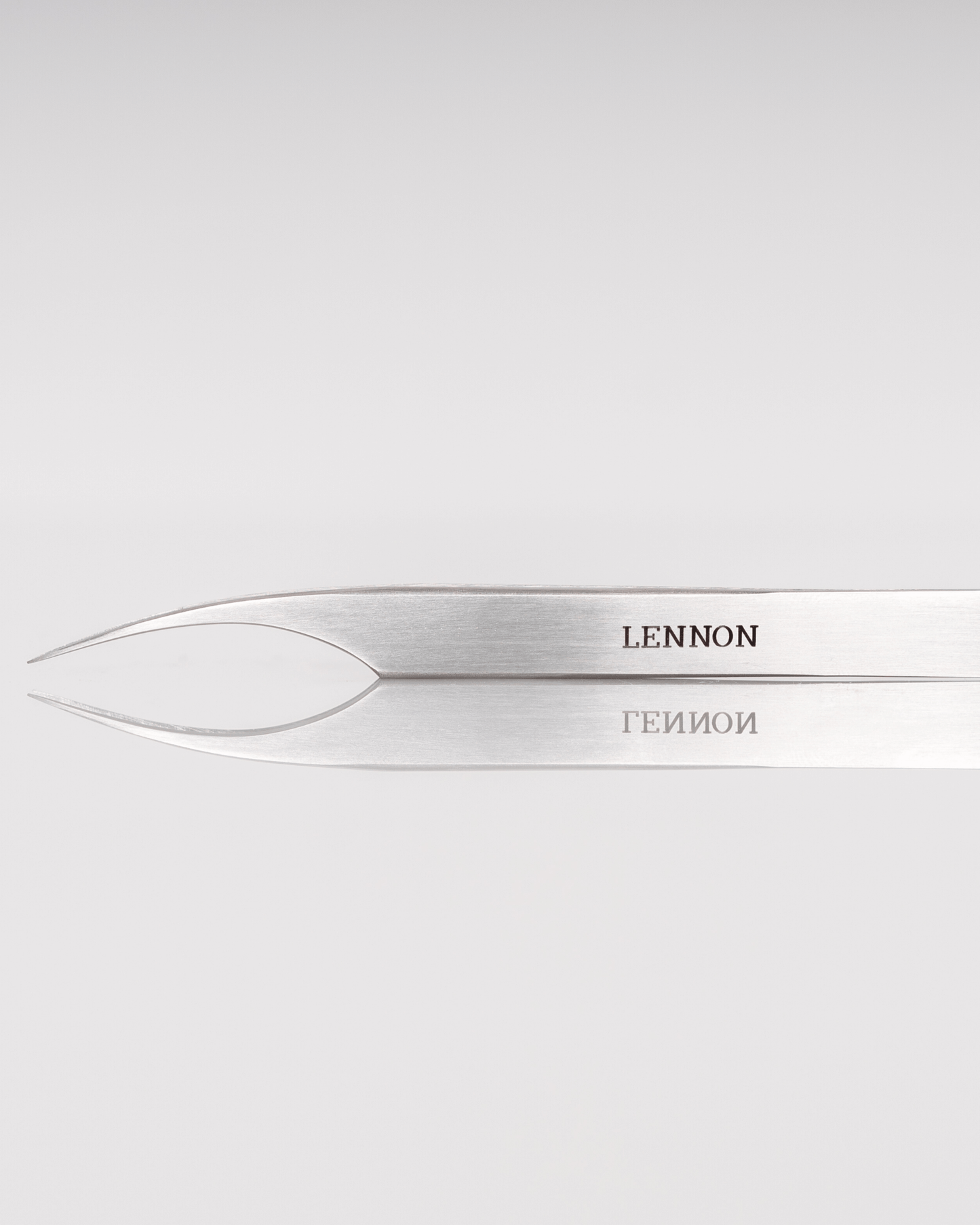 Lennon Tweezer
