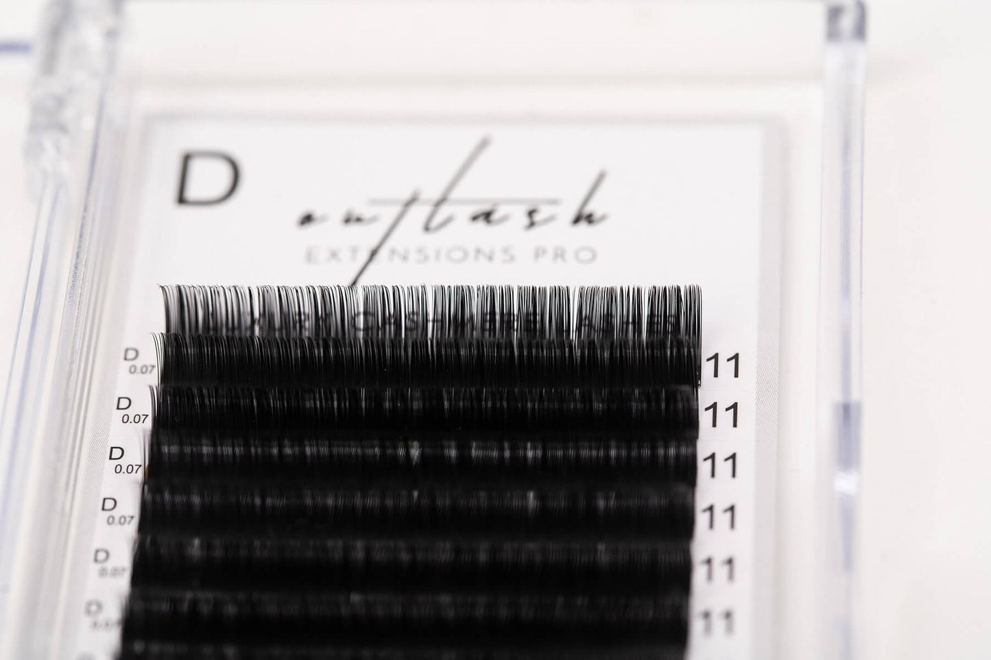 Ultra-Light Cashmere Hybrid Lash Extensions - D Curl