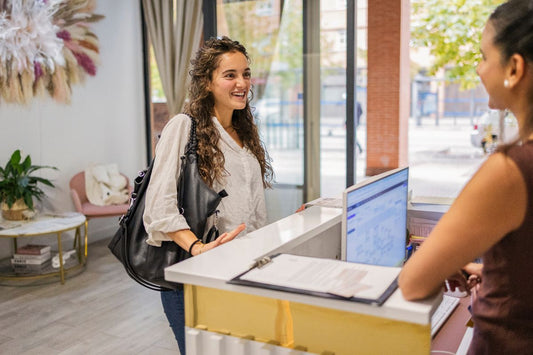 Lash Artist Guide: Setting Realistic Client Expectations From Day One