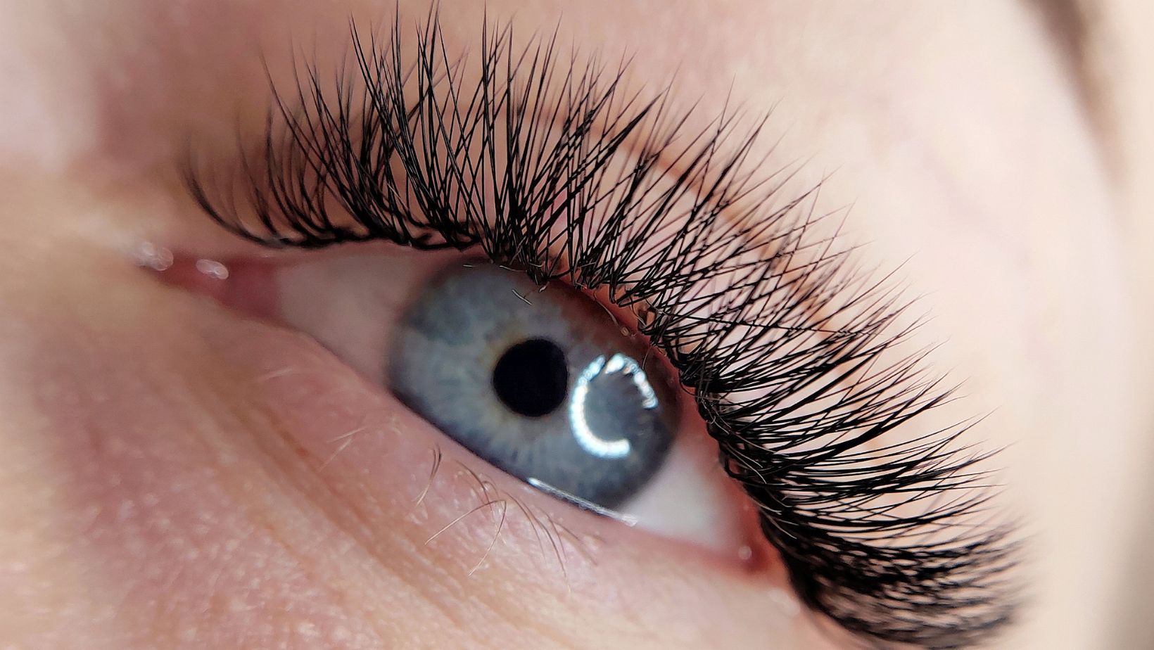 What is Lash Application and Why is it Popular | OutLash Extensions Pro ...